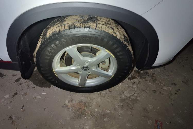 Used Dongfeng Fengon 500 2022 1.5L Manual Enjoyment Model Right Front Wheel Hub