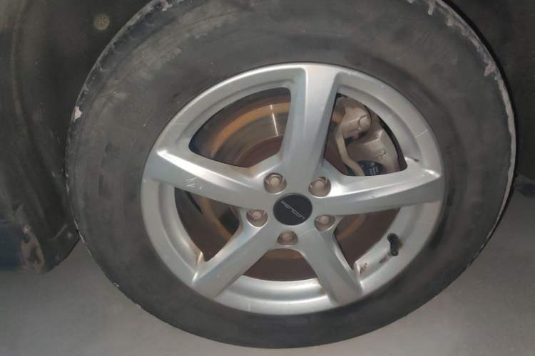 Used Dongfeng Fengon 500 2022 1.5L CVT Enjoyment Version Right Front Wheel Hub