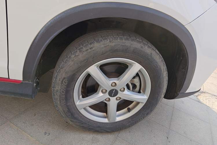 Used Dongfeng Fengon 500 2022 1.5L CVT Enjoyment Version Right Front Wheel Hub