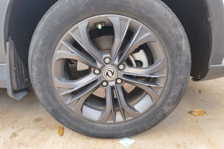 Used Dongfeng Fengon 500 2022 1.5T Manual Enjoyment Model Right Front Wheel Hub