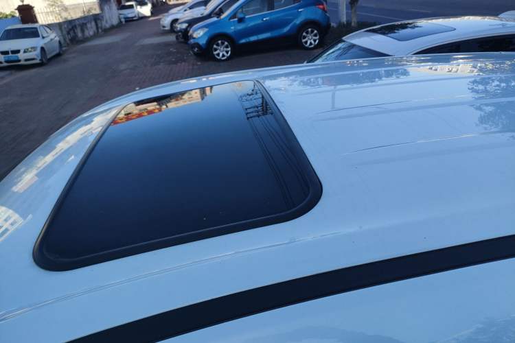 Used Dongfeng Fengon 500 2022 1.5T Manual Enjoyment Model Roof