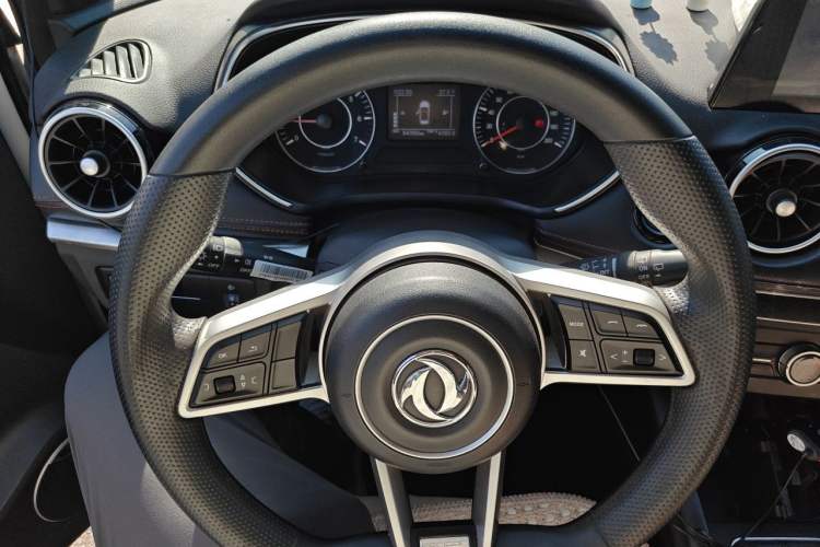 Used Dongfeng Fengon 500 2022 1.5T Manual Enjoyment Model Steering Wheel