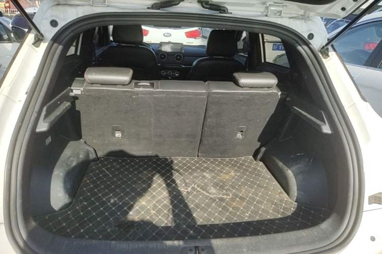 Used Dongfeng Fengon 500 2022 1.5T CVT Comfort Edition Trunk