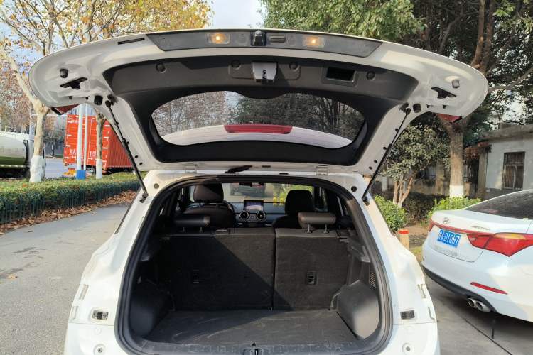 Used Dongfeng Fengon 500 2022 1.5L Manual Enjoyment Model Trunk