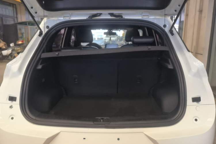 Used Dongfeng Fengon 500 2022 1.5T CVT Comfort Edition Trunk