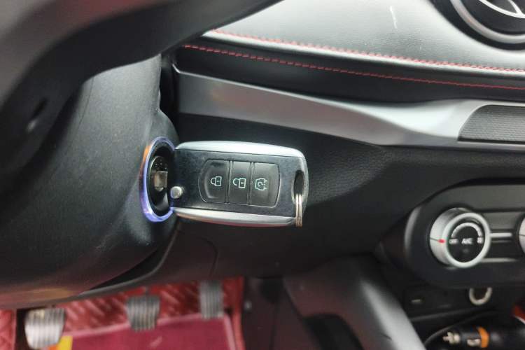 Used Dongfeng Fengon 500 2022 1.5L Manual Enjoyment Model Vehicle Key
