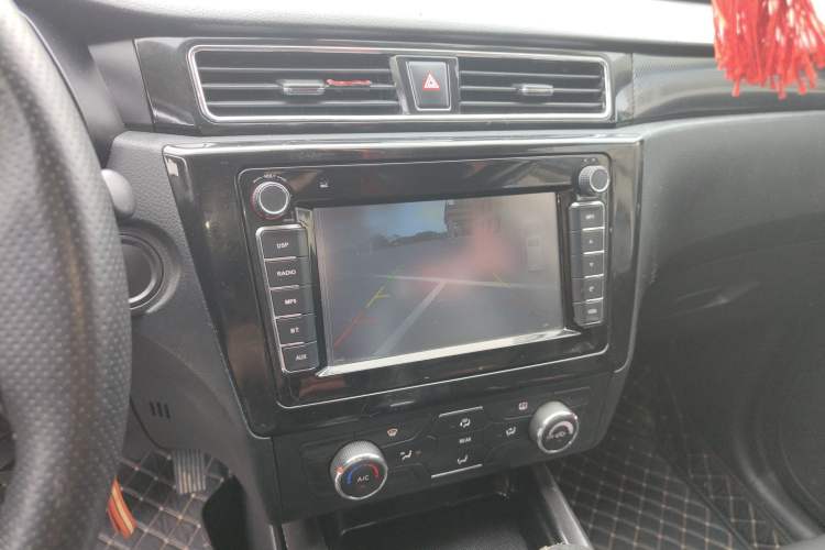 Used Dongfeng Fengon 580 2017 1.5T CVT Comfort Model Audio And AC Panel