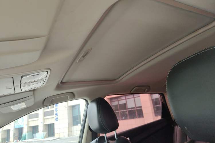 Used Dongfeng Fengon 580 2017 1.5T CVT Comfort Model Headliner