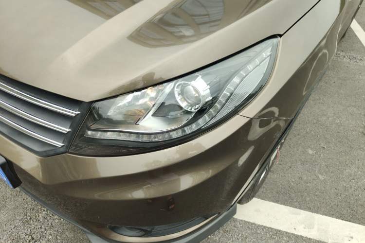 Used Dongfeng Fengon 580 2017 1.5T CVT Comfort Model Left Front Headlight