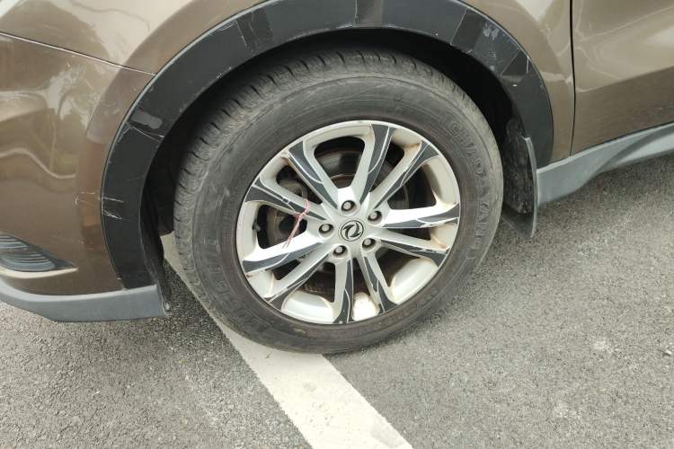 Used Dongfeng Fengon 580 2017 1.5T CVT Comfort Model Left Front Wheel Hub
