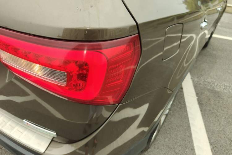 Used Dongfeng Fengon 580 2017 1.5T CVT Comfort Model Right Rear Taillight