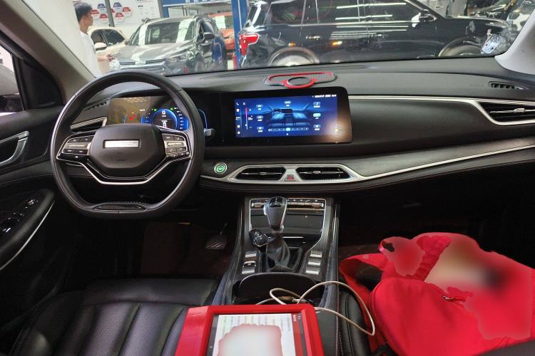 Used Dongfeng Fengon 580 2022 1.5T Automatic Enjoyment Model Center Console