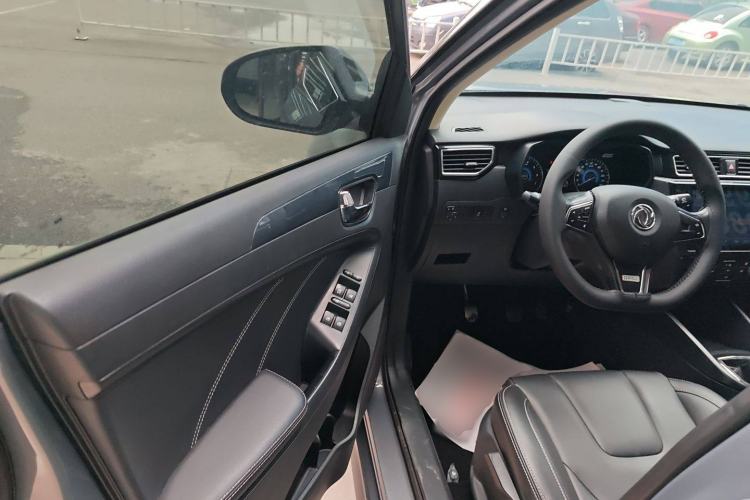 Used Dongfeng Fengon 580 2021 Revised ☆ Star Edition 1.8L Manual Elite Version Driver Seat