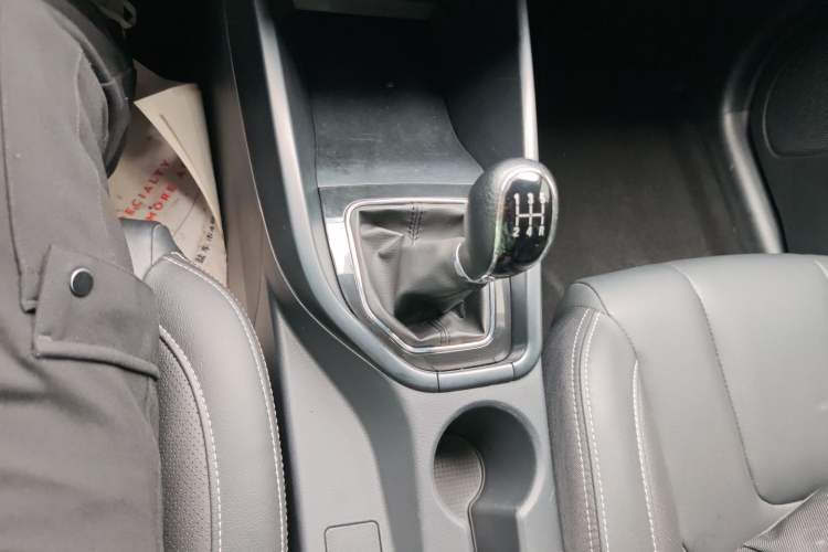 Used Dongfeng Fengon 580 2021 Revised ☆ Star Edition 1.8L Manual Elite Version Gear Lever