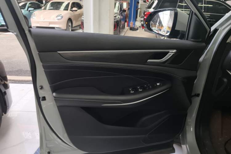 Used Dongfeng Fengon 580 2022 1.5T Automatic Enjoyment Model Left Front Door Interior