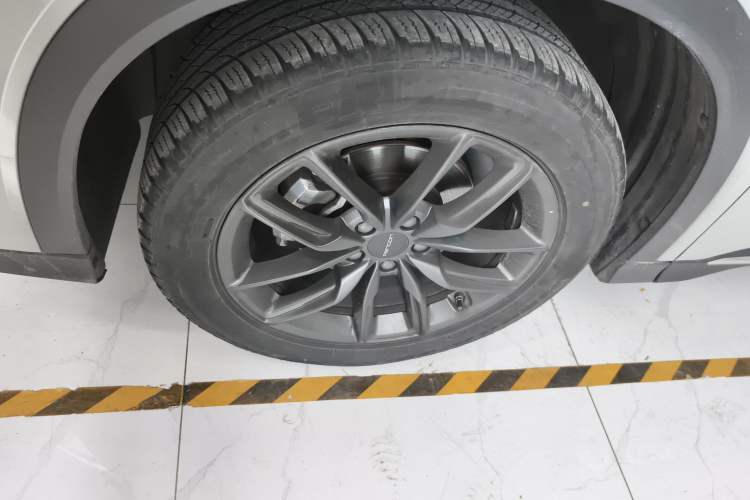 Used Dongfeng Fengon 580 2022 1.5T Automatic Enjoyment Model Left Front Wheel Hub