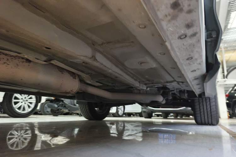 Used Dongfeng Fengon 580 2022 1.5T Automatic Enjoyment Model Left Side Sill