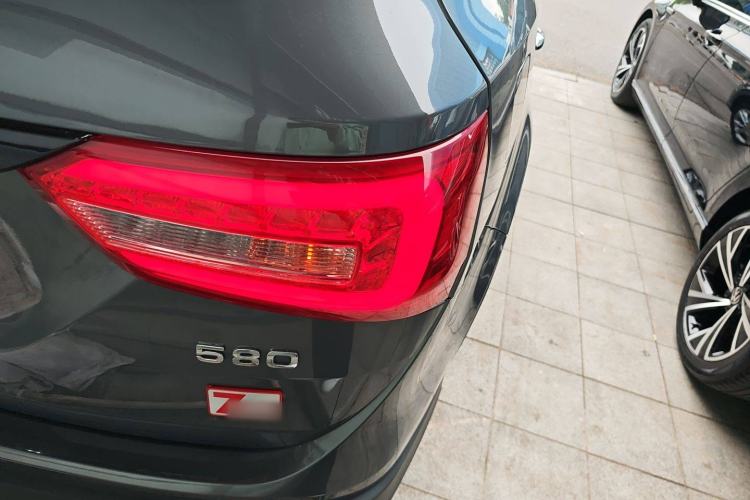 Used Dongfeng Fengon 580 2021 Revised ☆ Star Edition 1.8L Manual Elite Version Right Rear Taillight