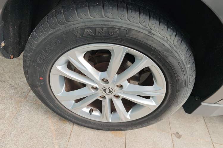 Used Dongfeng Fengon 580 2021 Revised ☆ Star Edition 1.8L Manual Elite Version Right Rear Wheel Hub