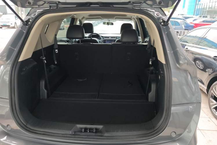 Used Dongfeng Fengon 580 2021 Revised ☆ Star Edition 1.8L Manual Elite Version Trunk