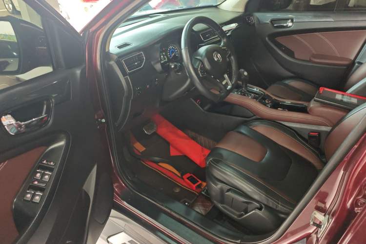 Used Dongfeng Fengon 580 2017 1.5T CVT Luxury Model Driver Seat