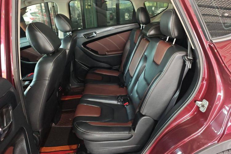 Used Dongfeng Fengon 580 2017 1.5T CVT Luxury Model Left Rear Seat