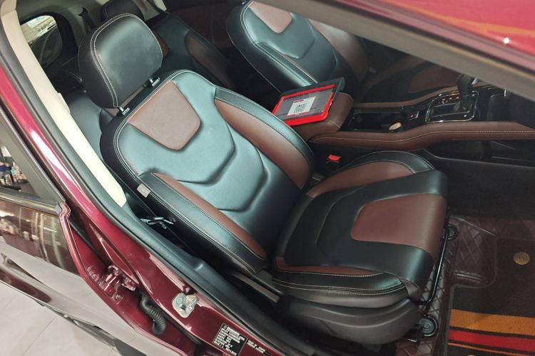 Used Dongfeng Fengon 580 2017 1.5T CVT Luxury Model Right Front Seat