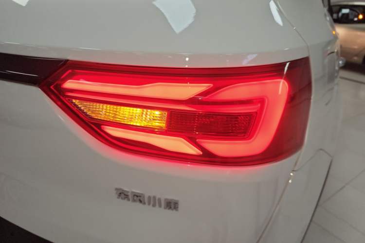 Used Dongfeng Fengon 580 2021 Revised ☆ Star Edition 1.5T Automatic Luxury Version Right Rear Taillight