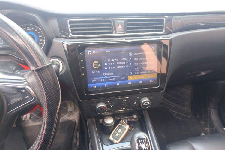Used Dongfeng Fengon 580 2016 1.5T Manual Luxury Edition Audio And AC Panel