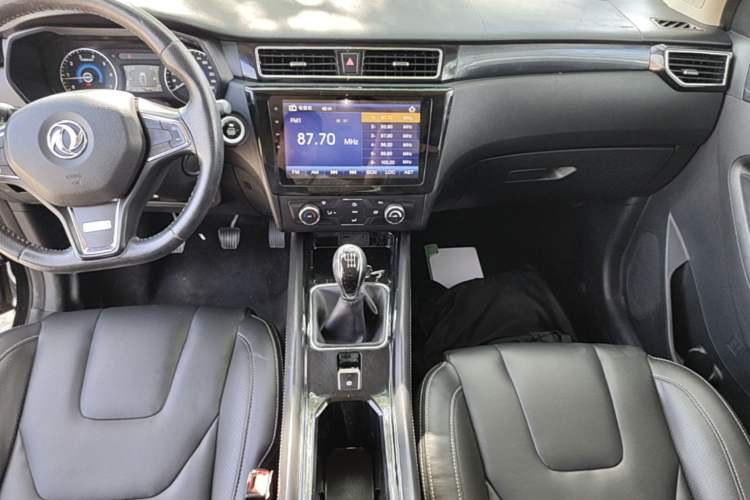 Used Dongfeng Fengon 580 2016 1.5T Manual Luxury Edition Audio And AC Panel