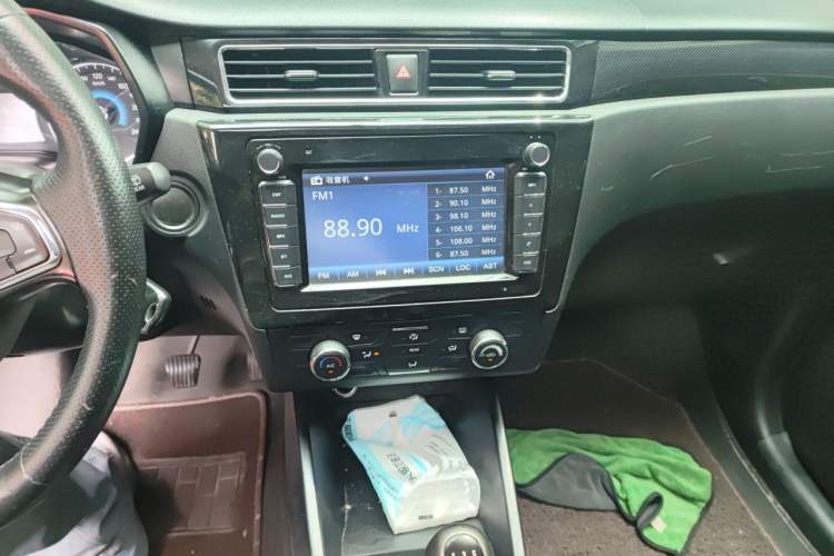 Used Dongfeng Fengon 580 2016 1.8L Manual Comfort Model Audio And AC Panel