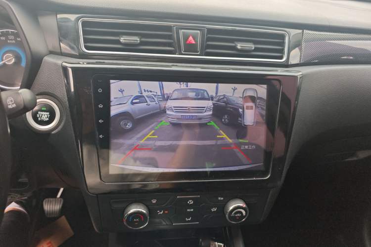 Used Dongfeng Fengon 580 2016 1.5T Manual Luxury Edition Audio And AC Panel