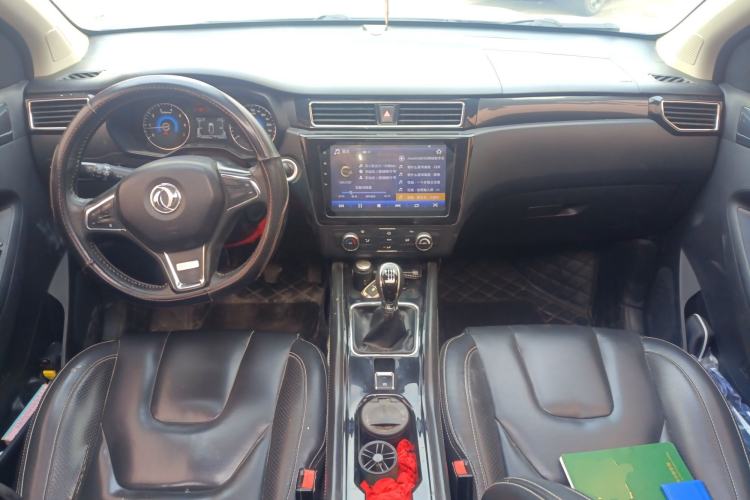 Used Dongfeng Fengon 580 2016 1.5T Manual Luxury Edition Center Console