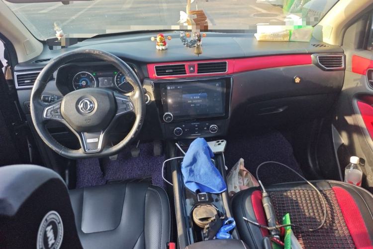 Used Dongfeng Fengon 580 2016 1.5T Manual Luxury Edition Center Console