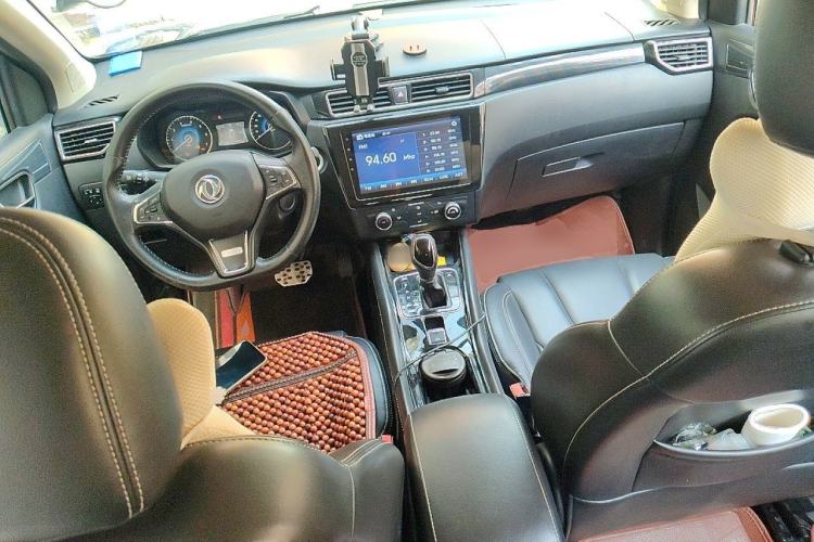 Used Dongfeng Fengon 580 2016 Revised Version 1.5T CVT Luxury Edition Center Console
