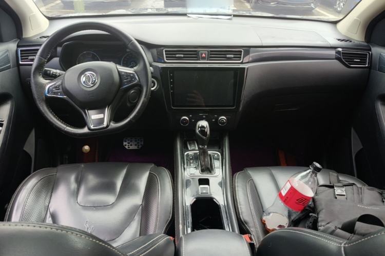 Used Dongfeng Fengon 580 2016 Revised Version 1.5T CVT Luxury Edition Center Console