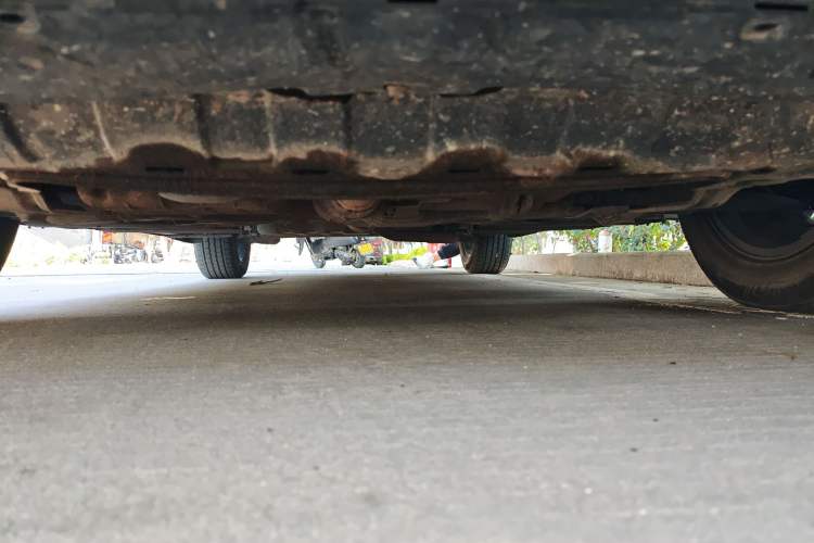 Used Dongfeng Fengon 580 2016 1.5T Manual Luxury Edition Chassis Front
