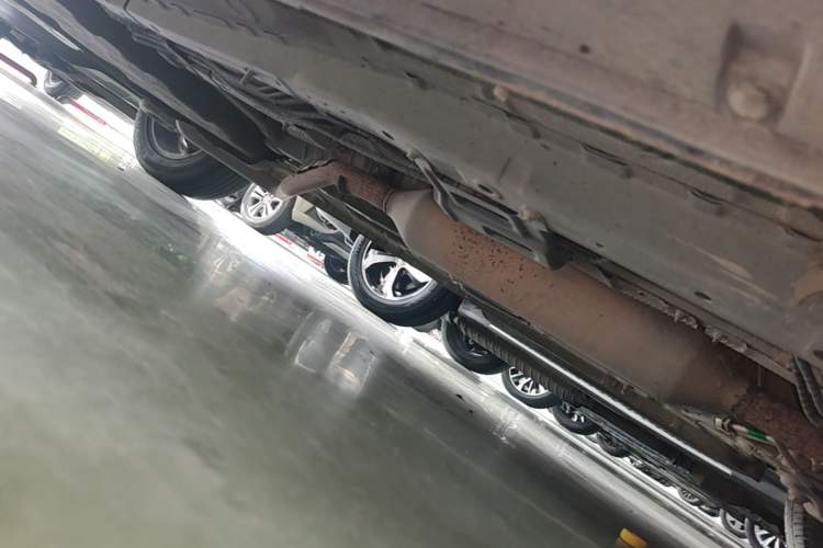 Used Dongfeng Fengon 580 2016 Revised Version 1.5T CVT Comfort Edition Chassis Front Right
