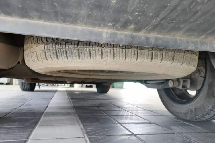 Used Dongfeng Fengon 580 2016 1.5T Manual Luxury Edition Chassis Rear