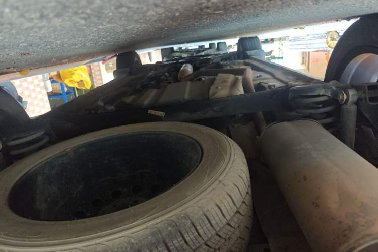 Used Dongfeng Fengon 580 2016 1.5T Manual Luxury Edition Chassis Rear