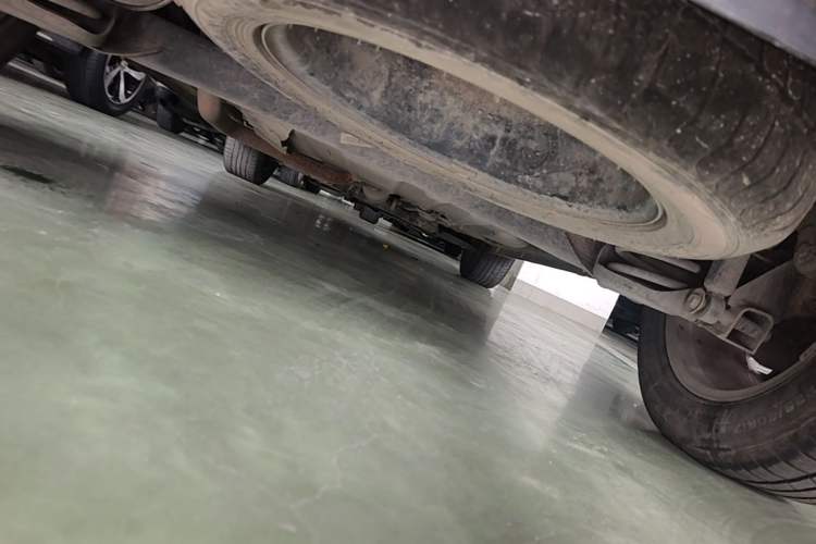 Used Dongfeng Fengon 580 2016 Revised Version 1.5T CVT Comfort Edition Chassis Rear