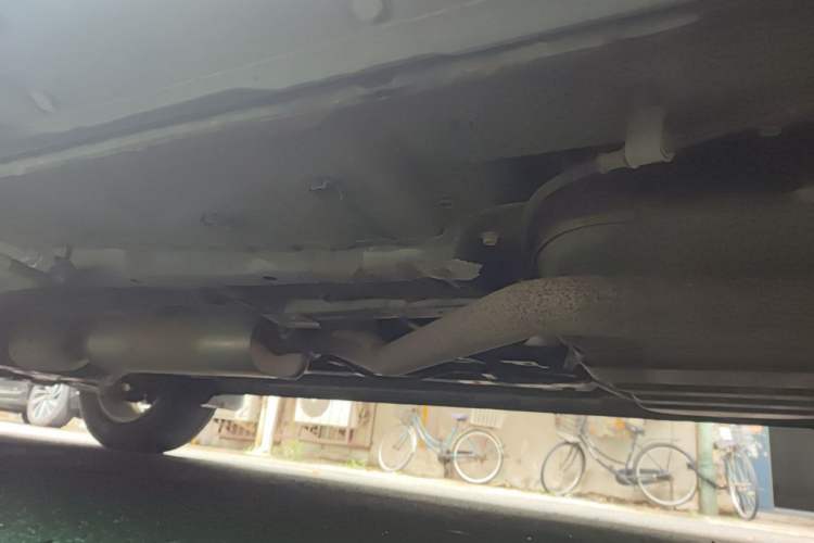 Used Dongfeng Fengon 580 2016 1.8L Manual Comfort Model Chassis Rear Left