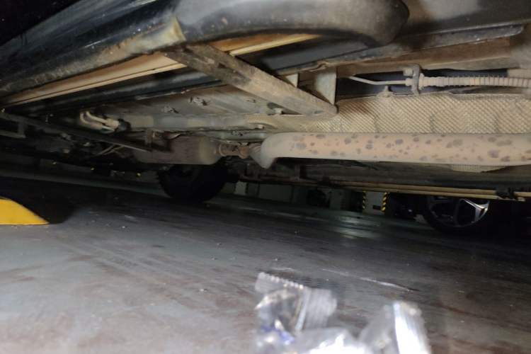 Used Dongfeng Fengon 580 2016 1.5T CVT Luxury Model Chassis Rear Left