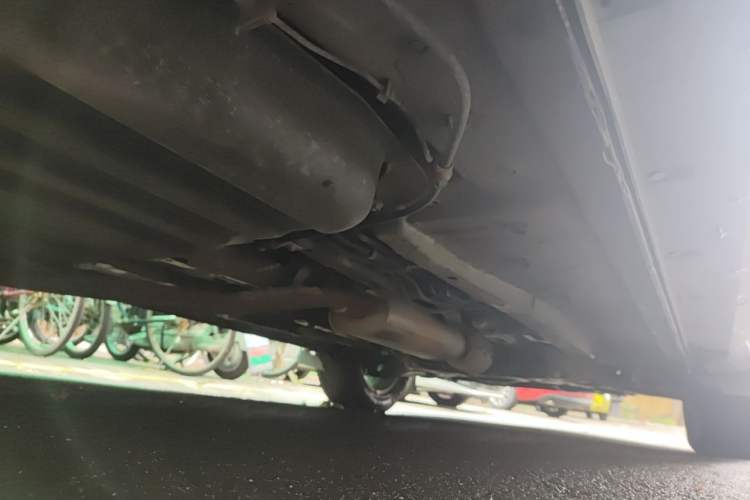Used Dongfeng Fengon 580 2016 1.8L Manual Comfort Model Chassis Rear Right