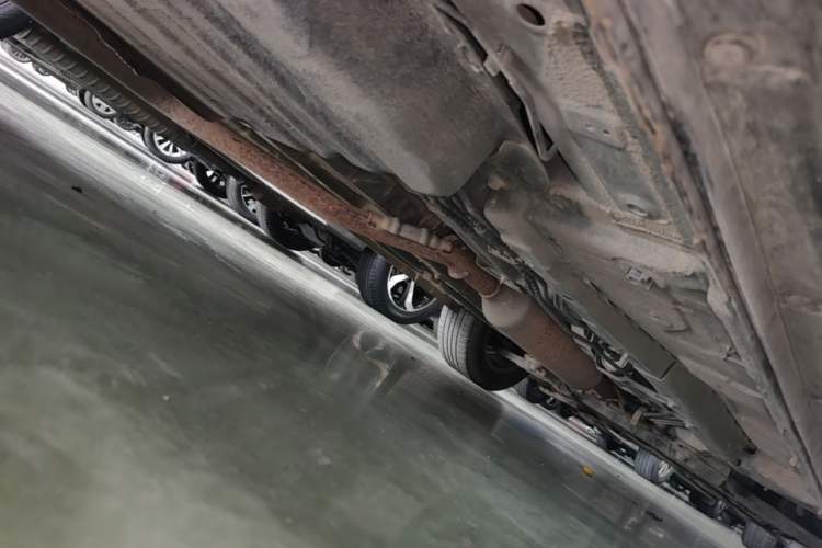 Used Dongfeng Fengon 580 2016 Revised Version 1.5T CVT Comfort Edition Chassis Rear Right