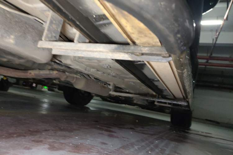 Used Dongfeng Fengon 580 2016 1.5T CVT Luxury Model Chassis Rear Right