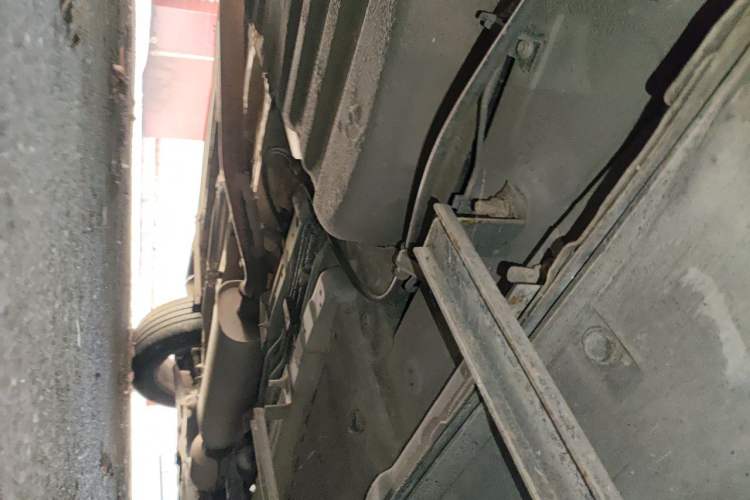 Used Dongfeng Fengon 580 2016 1.8L Manual Comfort Model Chassis Rear Right