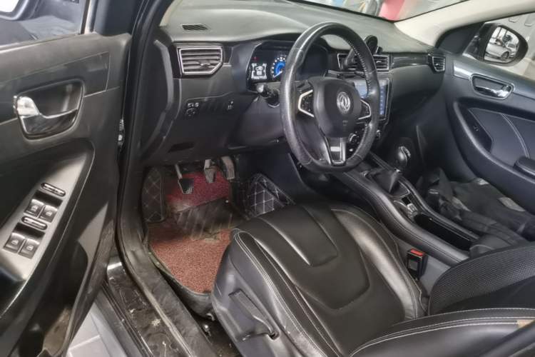 Used Dongfeng Fengon 580 2016 1.5T Manual Luxury Edition Driver Seat