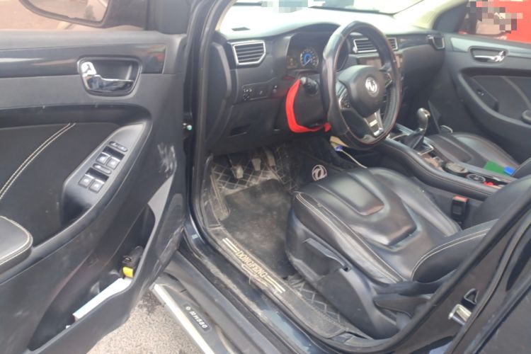 Used Dongfeng Fengon 580 2016 1.5T Manual Luxury Edition Driver Seat