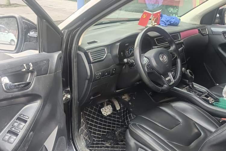 Used Dongfeng Fengon 580 2016 Revised Version 1.5T CVT Luxury Edition Driver Seat